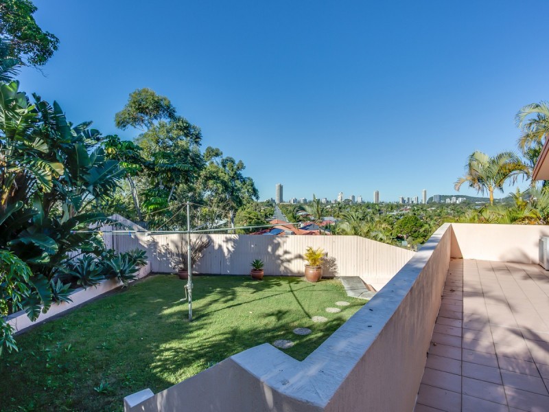 5 Kevin Court, Miami QLD 4220