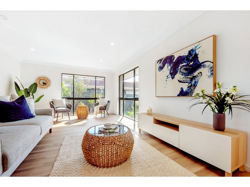 39 Ironbark Street, Elanora QLD 4221