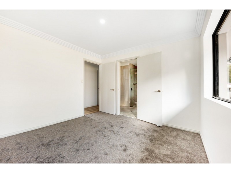 39 Ironbark Street, Elanora QLD 4221