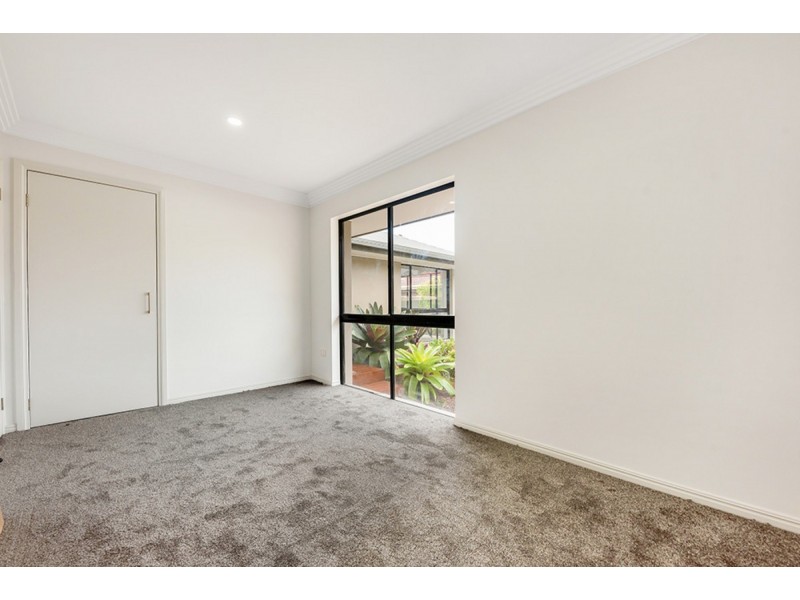 39 Ironbark Street, Elanora QLD 4221