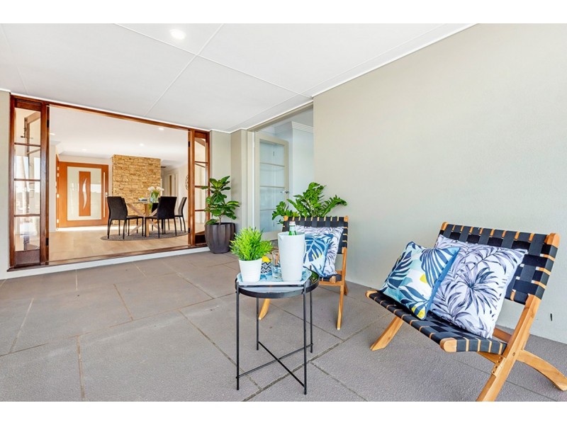 39 Ironbark Street, Elanora QLD 4221