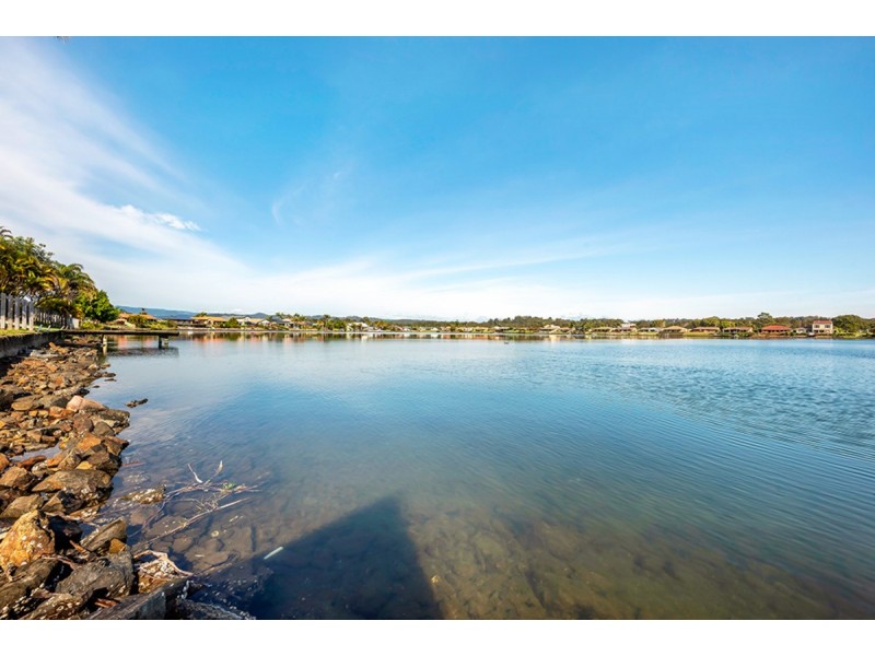 39 Ironbark Street, Elanora QLD 4221