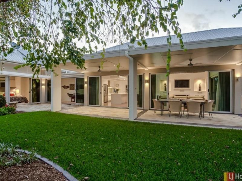 738 Peninsula Drive, Robina QLD 4226