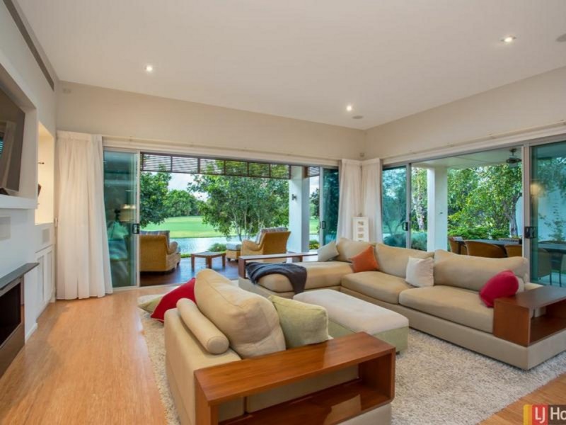 738 Peninsula Drive, Robina QLD 4226