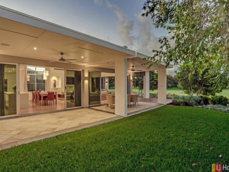 738 Peninsula Drive, Robina QLD 4226