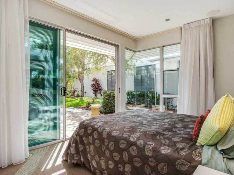 738 Peninsula Drive, Robina QLD 4226