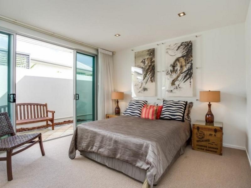 738 Peninsula Drive, Robina QLD 4226