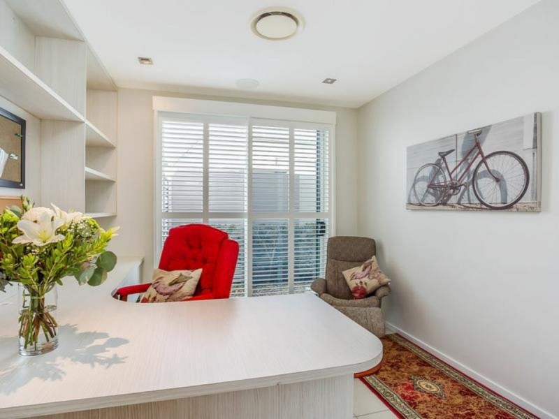 738 Peninsula Drive, Robina QLD 4226