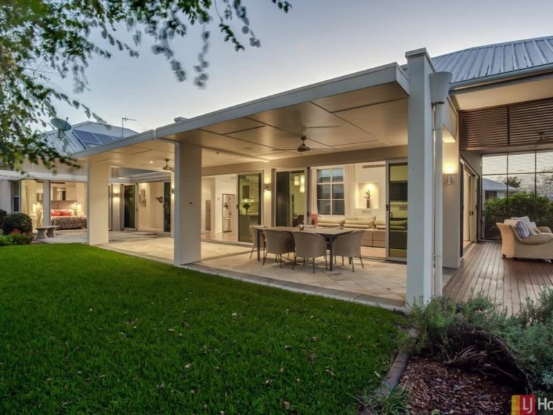 738 Peninsula Drive, Robina QLD 4226