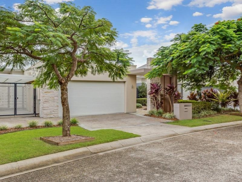 738 Peninsula Drive, Robina QLD 4226