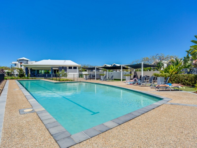 738 Peninsula Drive, Robina QLD 4226