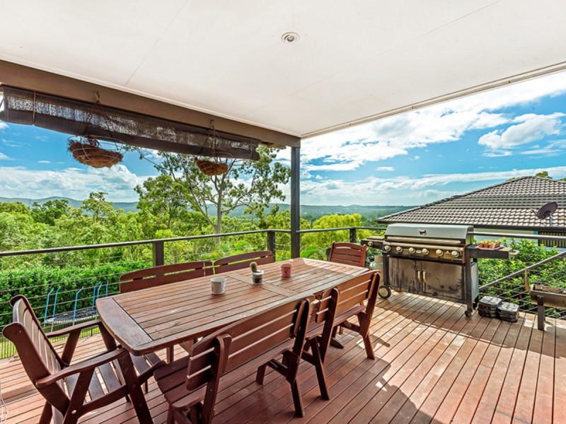 31 Tara Vista Boulevard, Highland Park QLD 4211