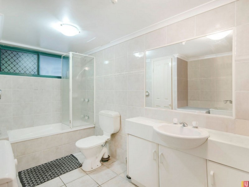 2/1 Burleigh Street, Burleigh Heads QLD 4220