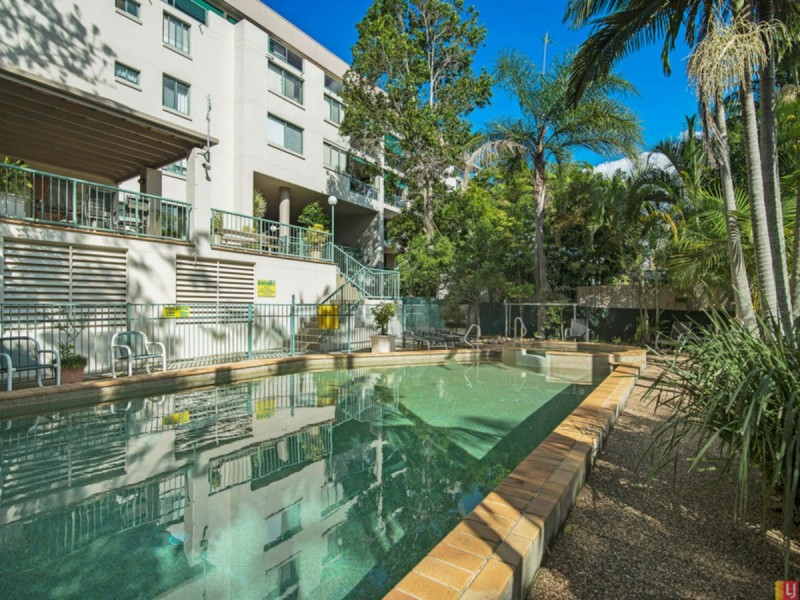 2/1 Burleigh Street, Burleigh Heads QLD 4220