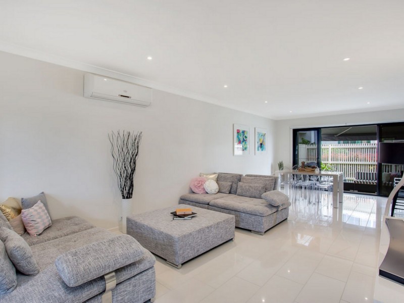 13 Peninsula Drive, Robina QLD 4226