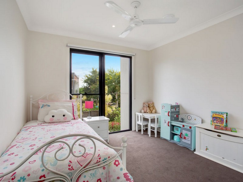 13 Peninsula Drive, Robina QLD 4226