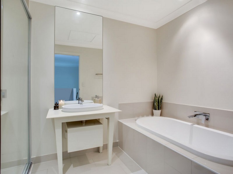 13 Peninsula Drive, Robina QLD 4226