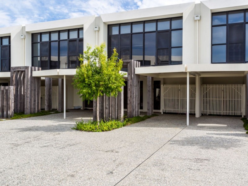 13 Peninsula Drive, Robina QLD 4226