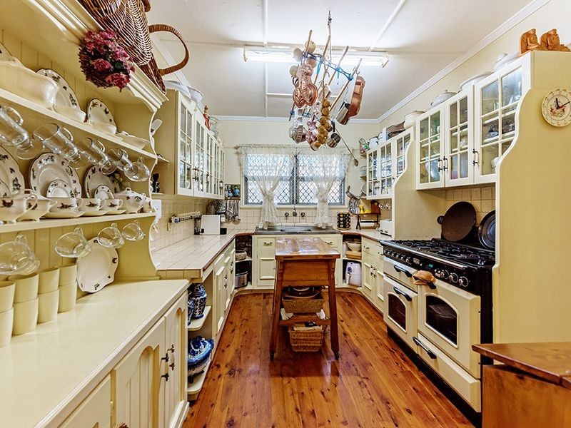 16 Cotton Street, Burleigh Heads QLD 4220