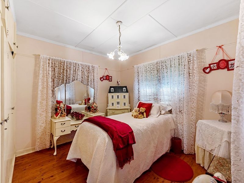 16 Cotton Street, Burleigh Heads QLD 4220