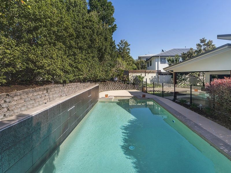 4 Corvus Way, Robina QLD 4226