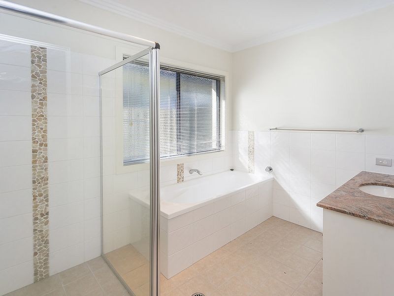 4 Corvus Way, Robina QLD 4226