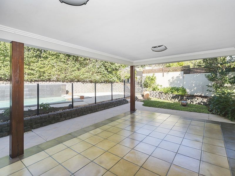 4 Corvus Way, Robina QLD 4226