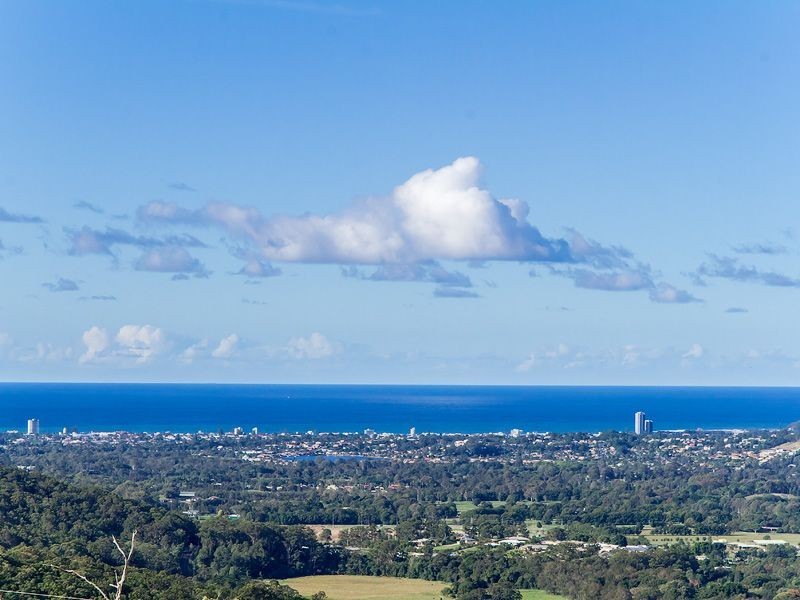 72 Brackenfield Court, Bonogin QLD 4213