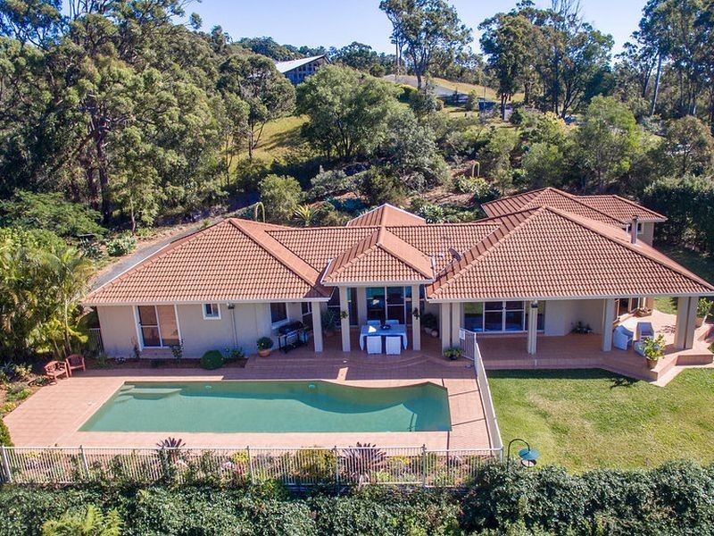 72 Brackenfield Court, Bonogin QLD 4213