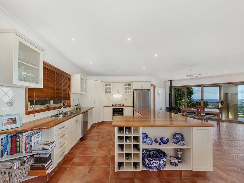 72 Brackenfield Court, Bonogin QLD 4213