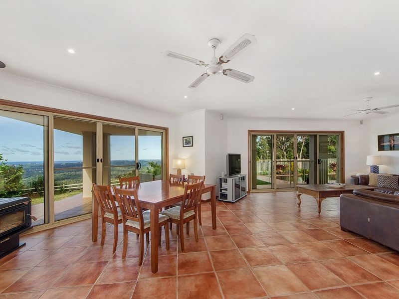 72 Brackenfield Court, Bonogin QLD 4213