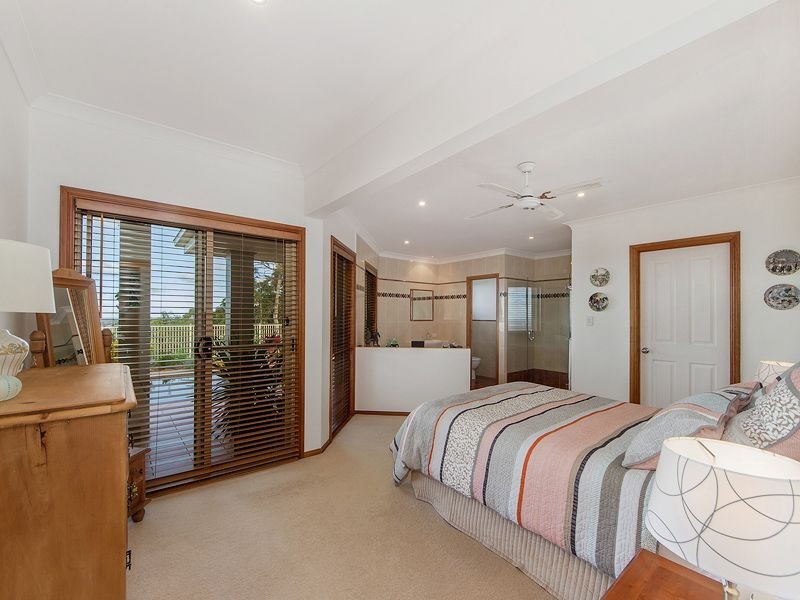 72 Brackenfield Court, Bonogin QLD 4213