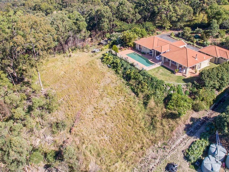 72 Brackenfield Court, Bonogin QLD 4213
