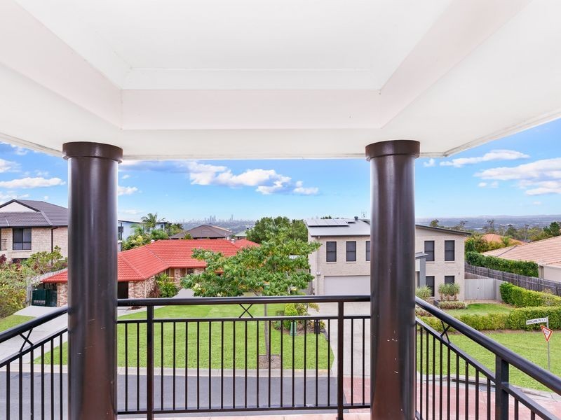 2 Mercure Place, Highland Park QLD 4211