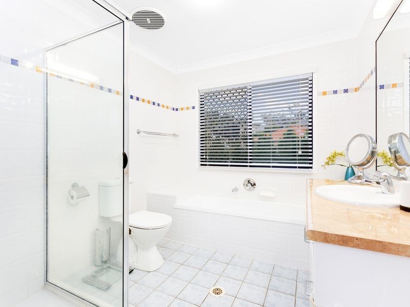 2 Mercure Place, Highland Park QLD 4211