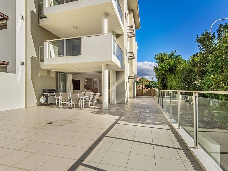 1/15 Laver Drive, Robina QLD 4226