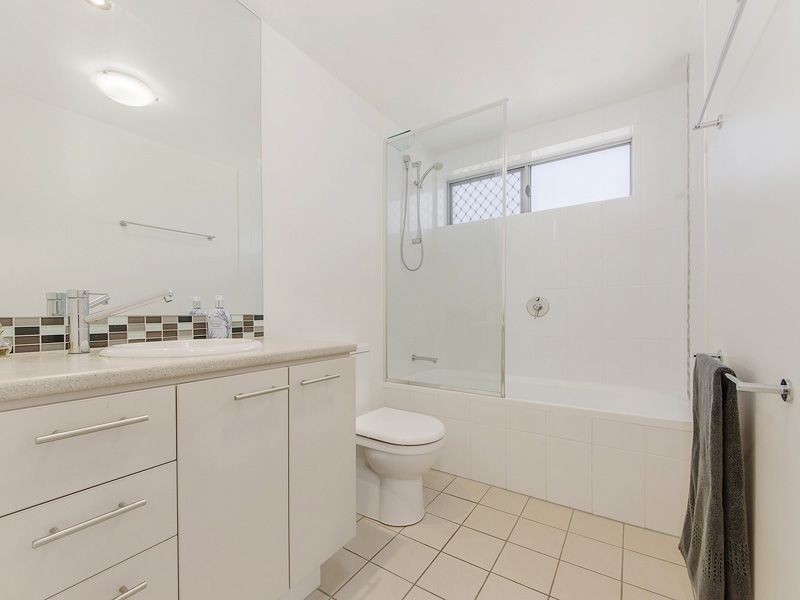 1/15 Laver Drive, Robina QLD 4226