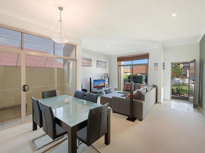 7 Duxton Drive, Varsity Lakes QLD 4227