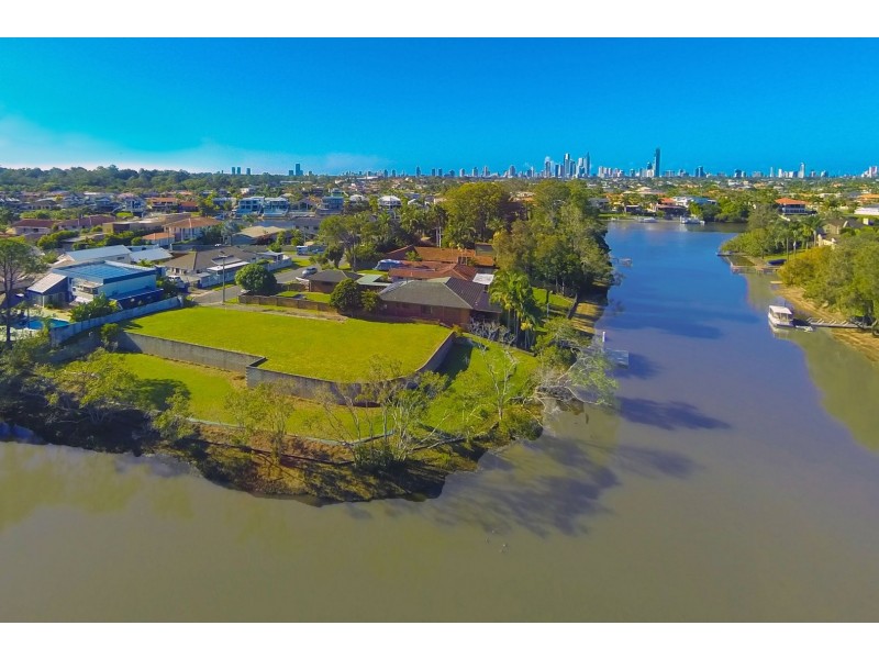 21 Garden Grove, Carrara QLD 4211