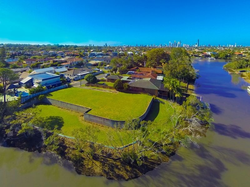 21 Garden Grove, Carrara QLD 4211