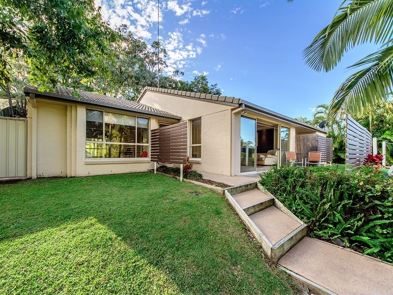 37 Renfrew Drive, Highland Park QLD 4211