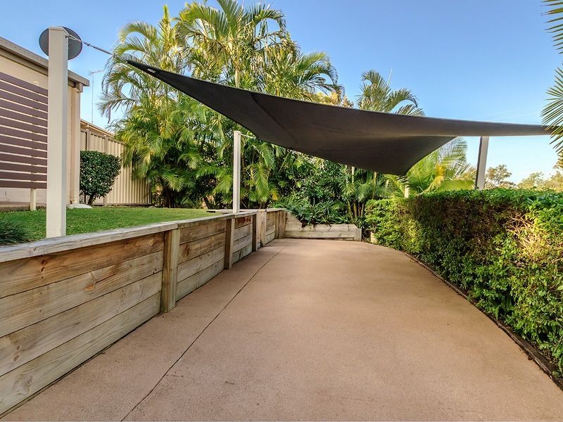 37 Renfrew Drive, Highland Park QLD 4211