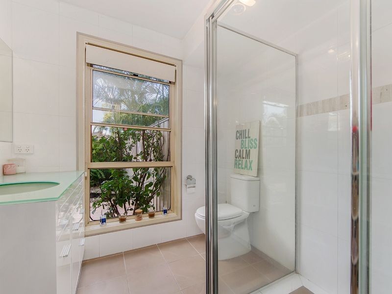 37 Renfrew Drive, Highland Park QLD 4211