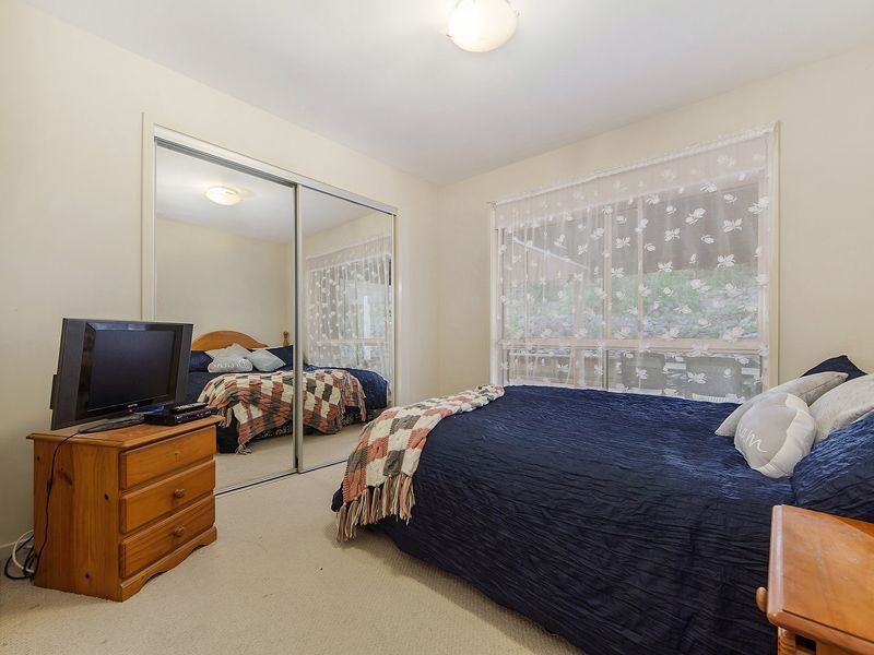 37 Renfrew Drive, Highland Park QLD 4211