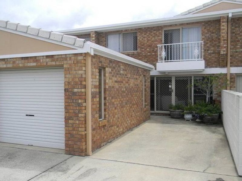 4/3 Lowood Court, Varsity Lakes QLD 4227