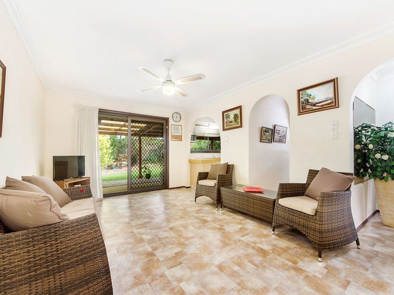 53 Rawlinna Drive, Mermaid Waters QLD 4218