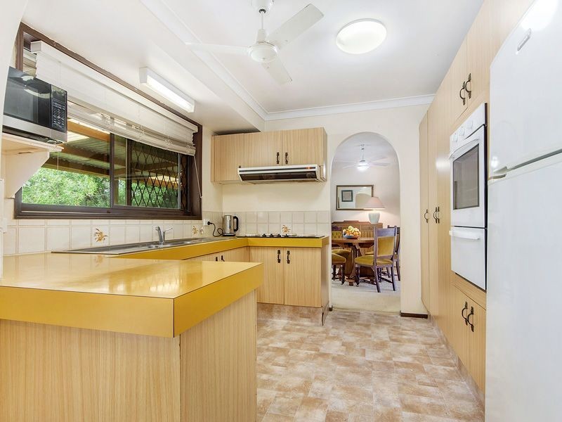 53 Rawlinna Drive, Mermaid Waters QLD 4218