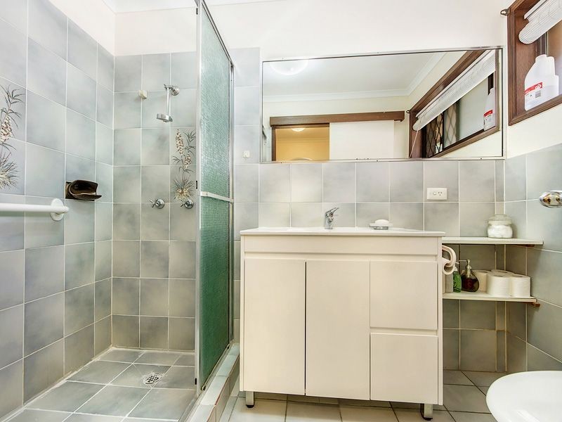 53 Rawlinna Drive, Mermaid Waters QLD 4218