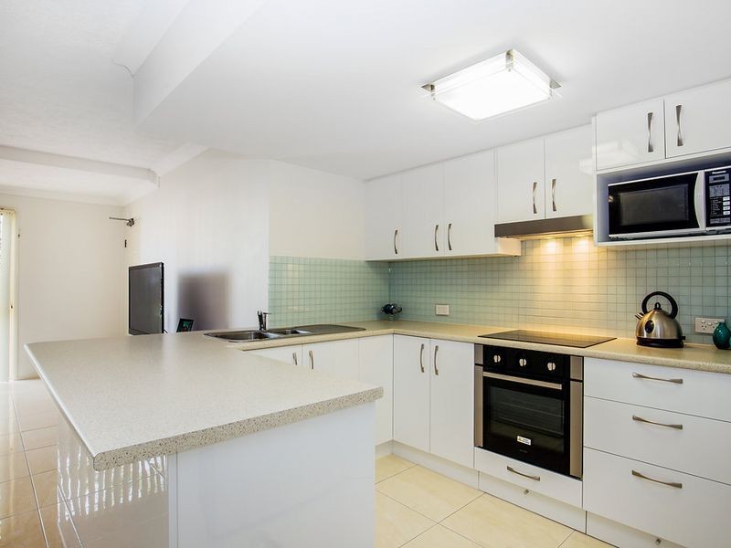 22/51 Pohlman Street, Southport QLD 4215