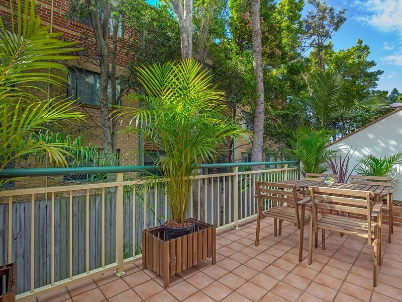 22/51 Pohlman Street, Southport QLD 4215